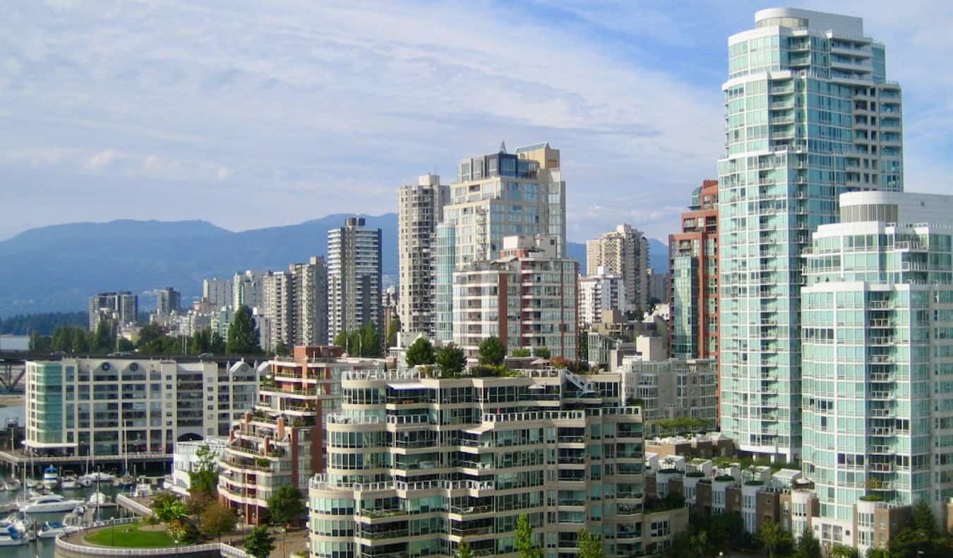 Read more about the article The 5 Best Hotels in Vancouver (Updated 2024)